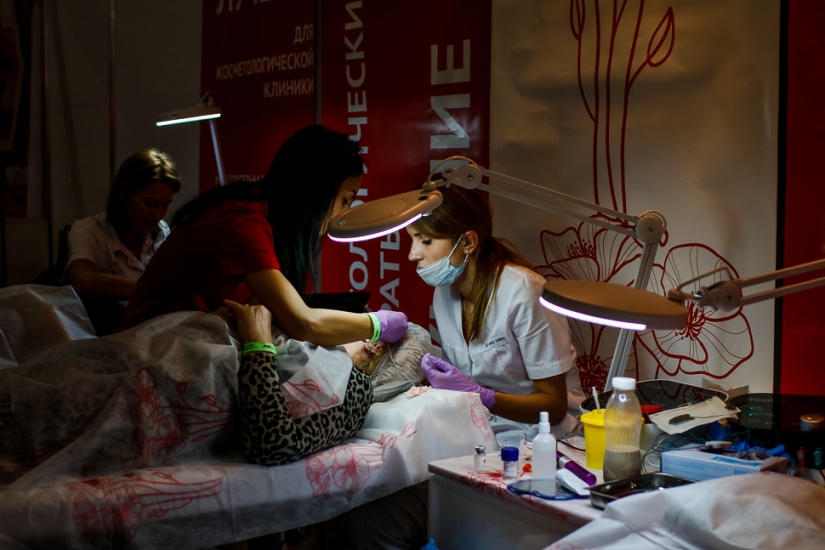 What to do at a professional cosmetics exhibition if you don't work in a beauty salon What to do at a professional cosmetics exhibition if you don't work in a beauty salon