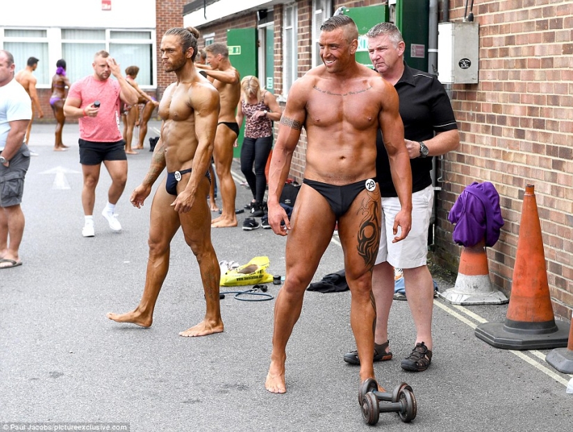 What's going on behind the scenes of the bodybuilding championship