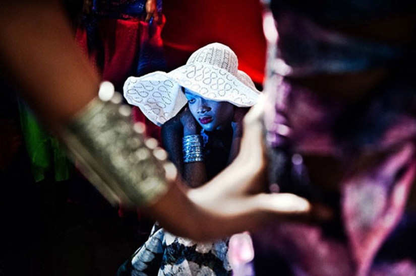 When the eternal crisis is on the side: luxury with a salary of 18 pence