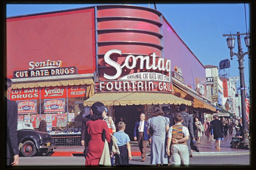 While the USSR was at war with the fascists: color photos of peaceful Los Angeles during World War II and after