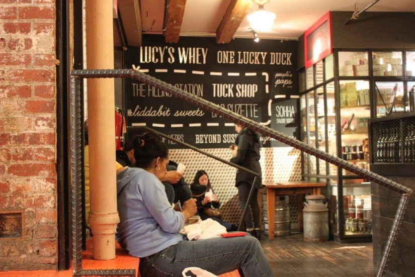 Who does not work, he eats