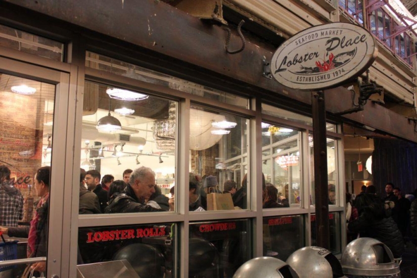 Who does not work, he eats