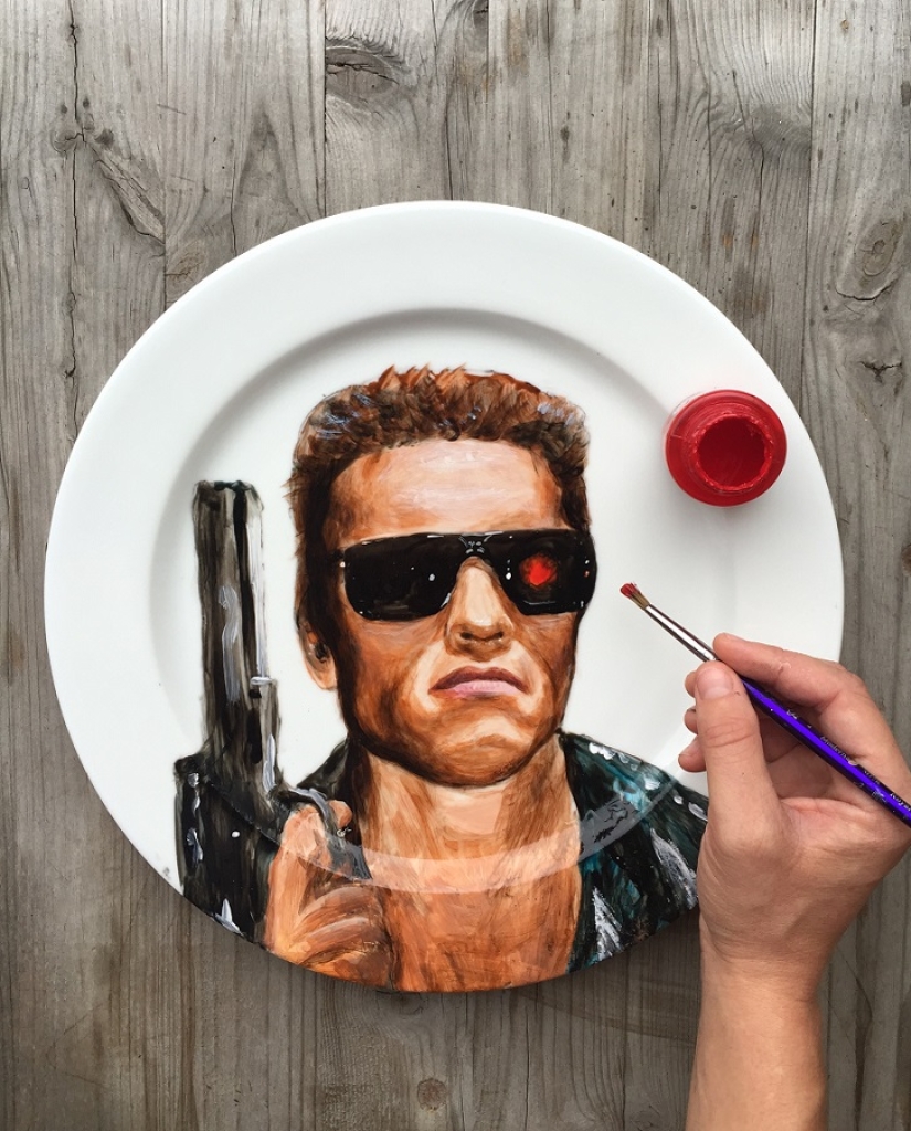 Who's on the platter? Artist paints celebrities on plates