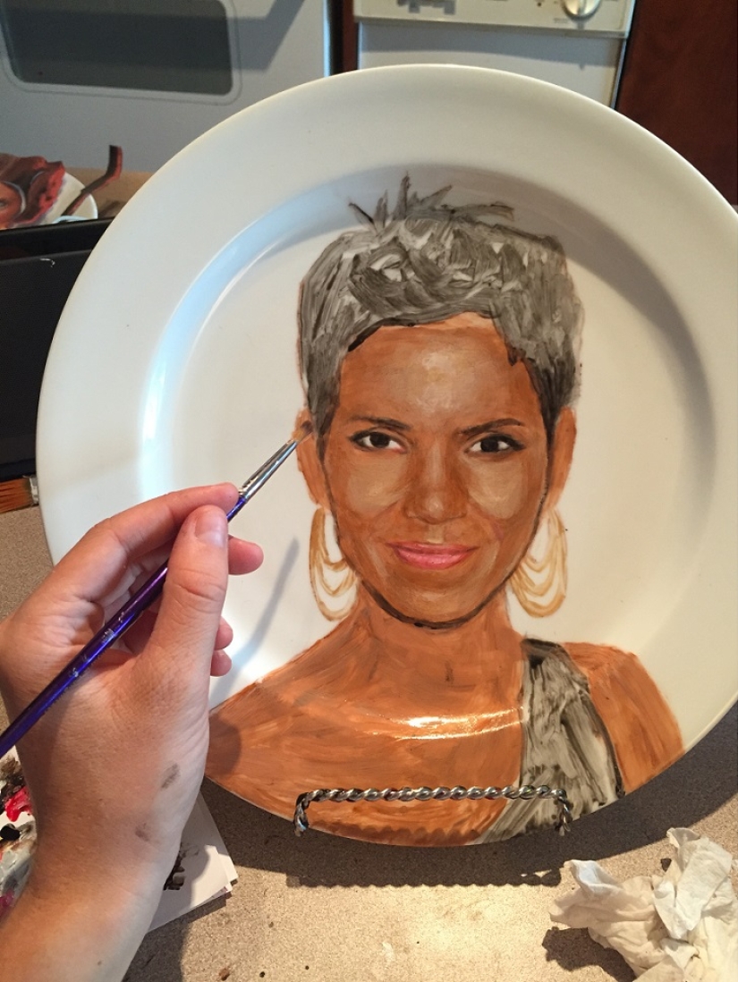 Who's on the platter? Artist paints celebrities on plates