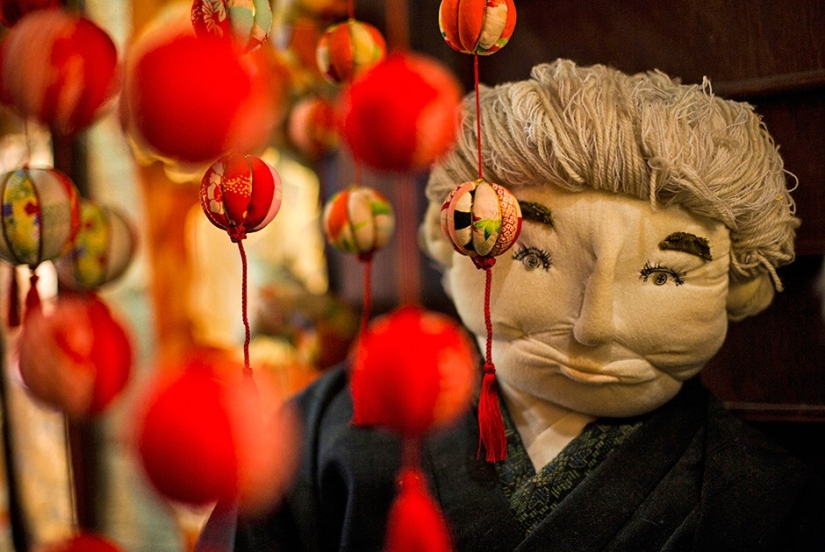 Why do 35 people and 150 stuffed animals live in a Japanese village? Why do 35 people and 150 stuffed animals live in a Japanese village?