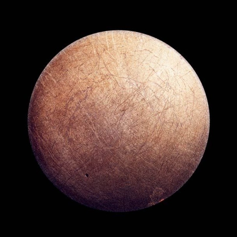 Why is the bottom of the pan worse than the planet?