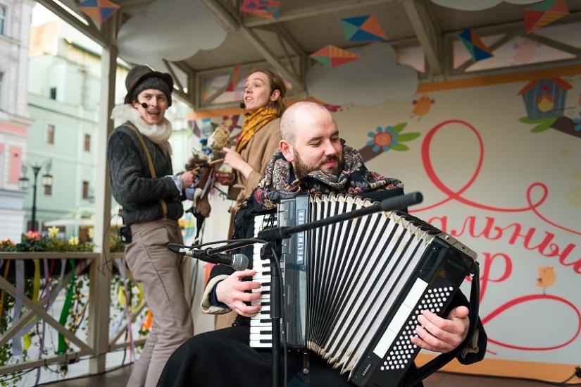 Why People magazine recognized Julia Roberts as the most beautiful woman in the world for the fifth time