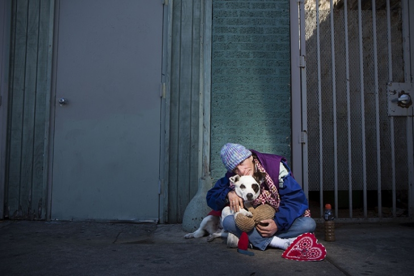 Without a home but with a friend