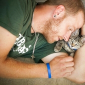 Without a home but with a friend