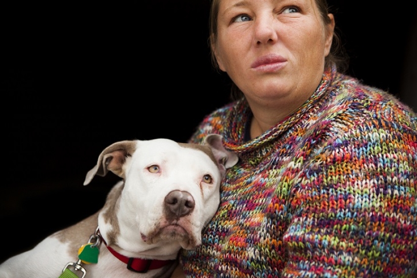 Without a home but with a friend