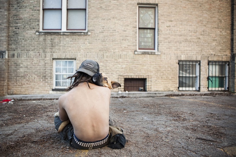 Without a home but with a friend