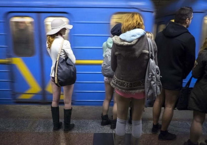 Without pants and shame: the brightest flash mob of this winter