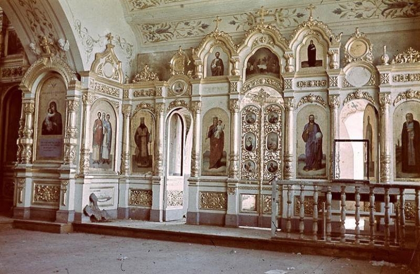 Without the image of the enemy: Photo by a Hungarian war correspondent Without the image of the enemy: Photo by a Hungarian war correspondent