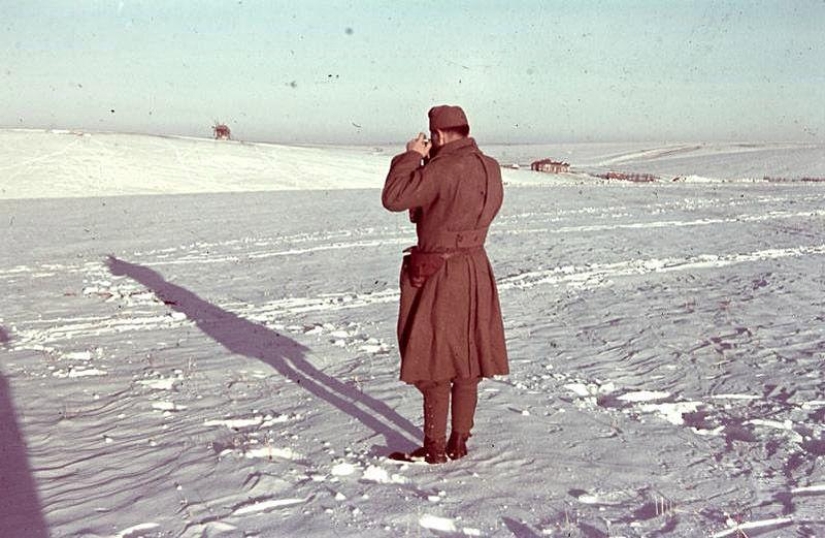 Without the image of the enemy: Photo by a Hungarian war correspondent Without the image of the enemy: Photo by a Hungarian war correspondent