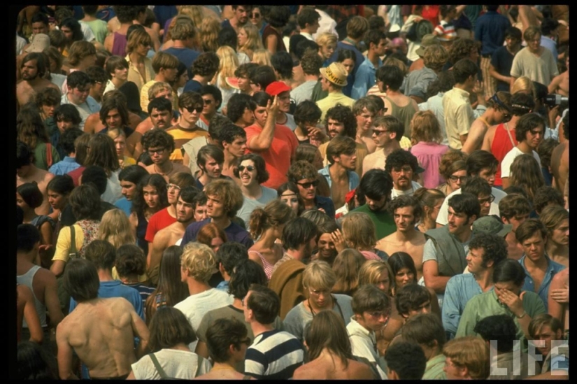 "Woodstock" in 1969 in pictures of LIFE magazine "Woodstock" in 1969 in pictures of LIFE magazine
