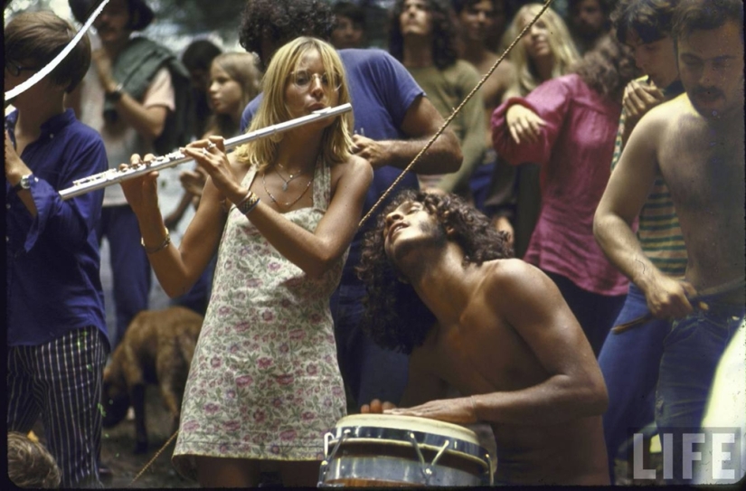 "Woodstock" in 1969 in pictures of LIFE magazine "Woodstock" in 1969 in pictures of LIFE magazine