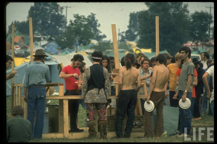 "Woodstock" in 1969 in pictures of LIFE magazine "Woodstock" in 1969 in pictures of LIFE magazine