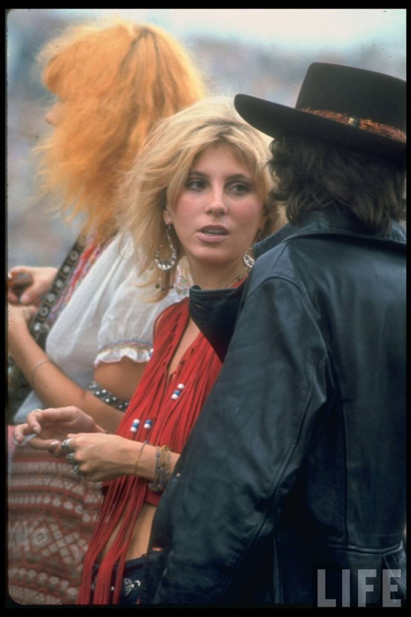 "Woodstock" in 1969 in pictures of LIFE magazine "Woodstock" in 1969 in pictures of LIFE magazine