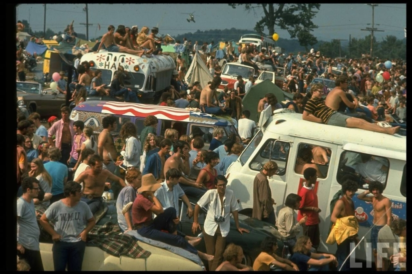 "Woodstock" in 1969 in pictures of LIFE magazine "Woodstock" in 1969 in pictures of LIFE magazine