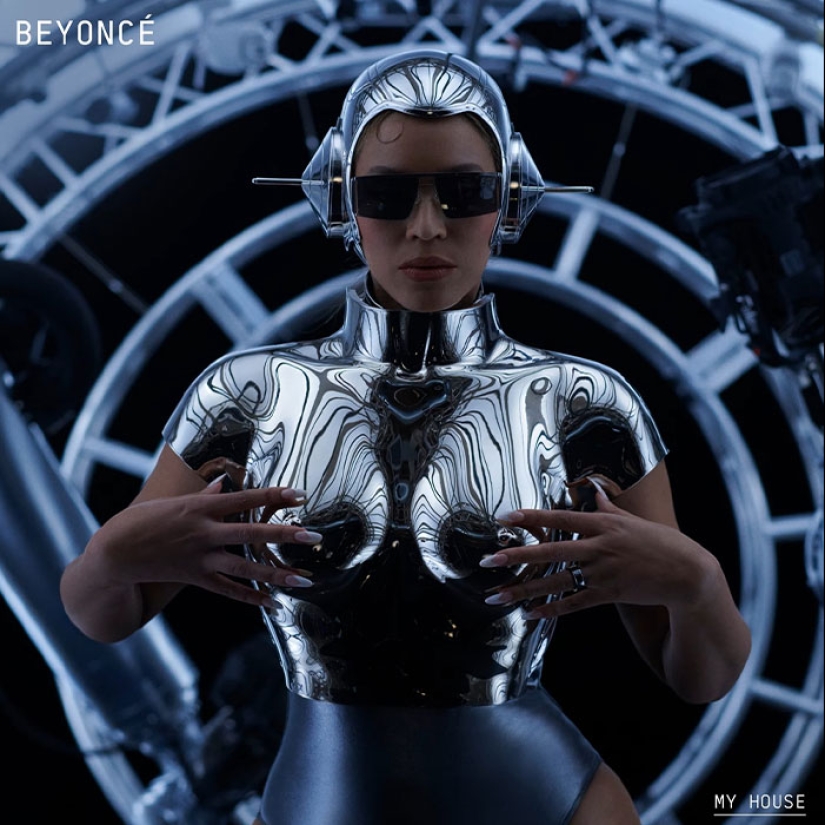 “You Can Be A Beyhive And Be Critical”: Fans Disappointed As Japanese Illustrator Claims Beyoncé Stole His Art “You Can Be A Beyhive And Be Critical”: Fans Disappointed As Japanese Illustrator Claims Beyoncé Stole His Art