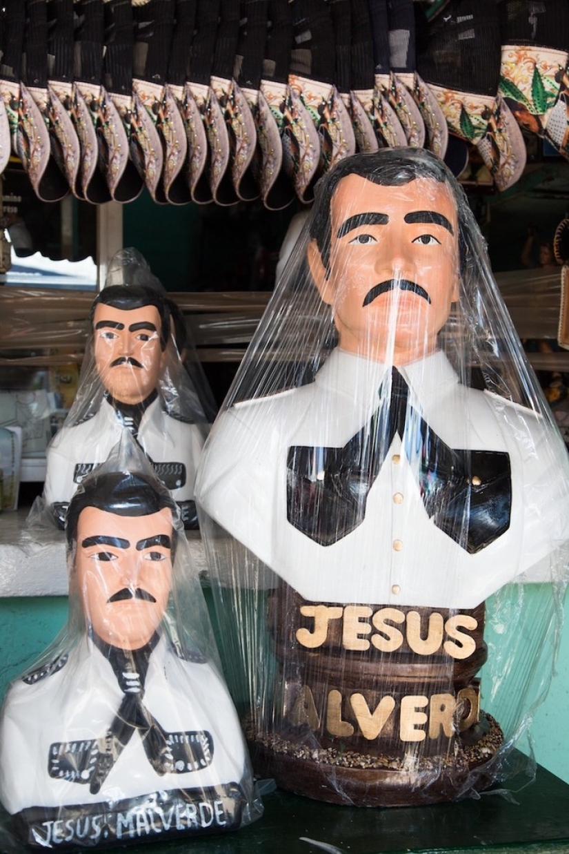 You have never seen such a temple! drugstore in mexico