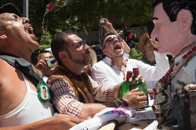 You have never seen such a temple! drugstore in mexico