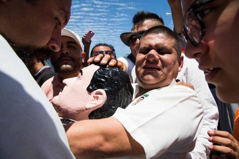 You have never seen such a temple! drugstore in mexico
