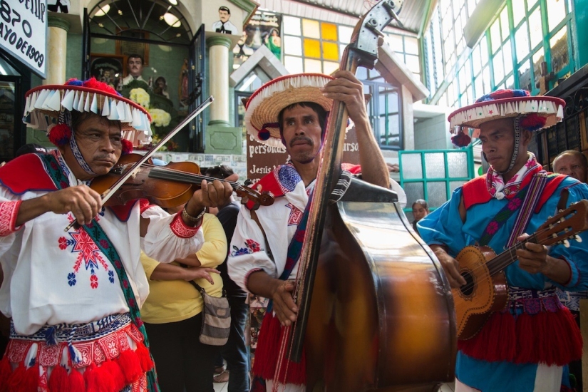You have never seen such a temple! drugstore in mexico