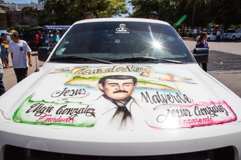 You have never seen such a temple! drugstore in mexico