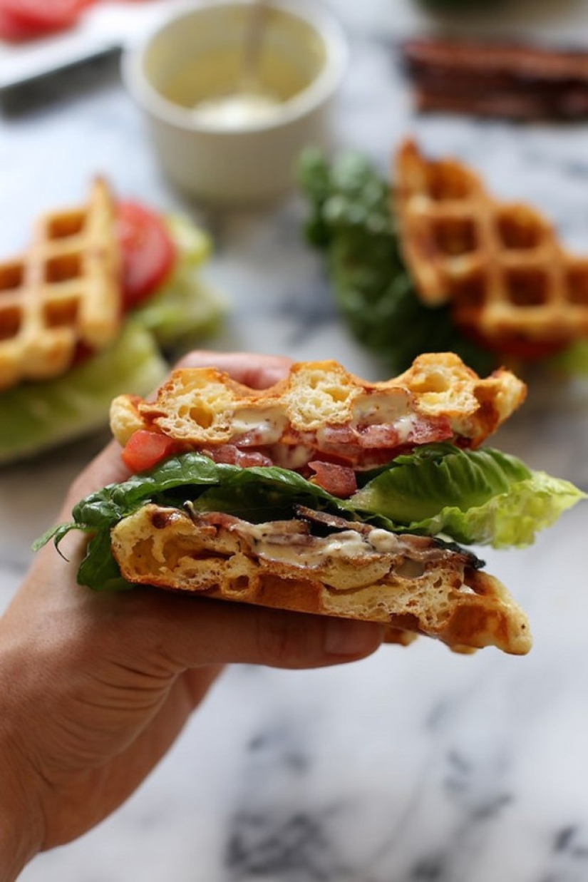 You will be surprised at the variety of dishes that can be cooked in an ordinary waffle iron.