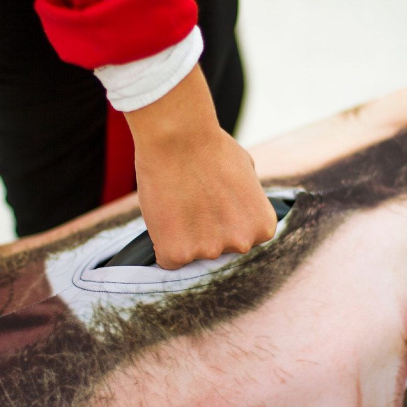 "You'll recognize him out of a thousand": how to make your suitcase unique