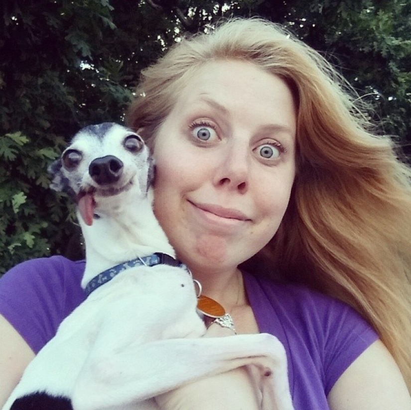 Zappa the dog is the counterpart of Sid the sloth from Ice Age. Zappa the dog is the counterpart of Sid the sloth from Ice Age.