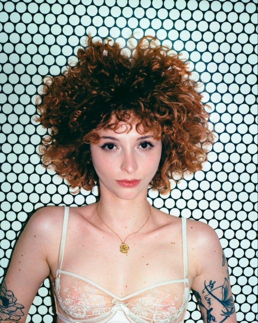 Zee Wisdom: 13 encantadoras fotos de la extravagante modelo británica Zee Wisdom: 13 encantadoras fotos de la extravagante modelo británica