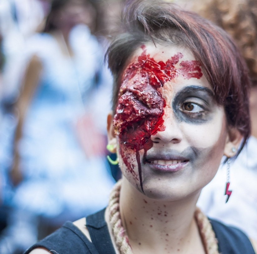 Zombie mob 2014 in Turin