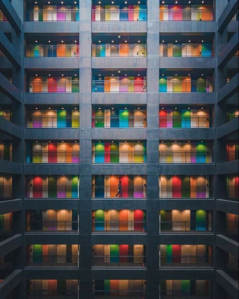 10 Aesthetically Pleasing “Accidental Wes Anderson” Moments People Have Captured In Real Life