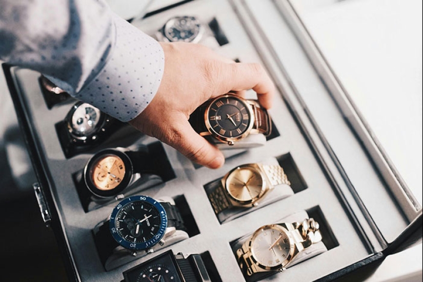 10 Modern-Day Signs Of Wealth That Will Most Likely Become Obsolete