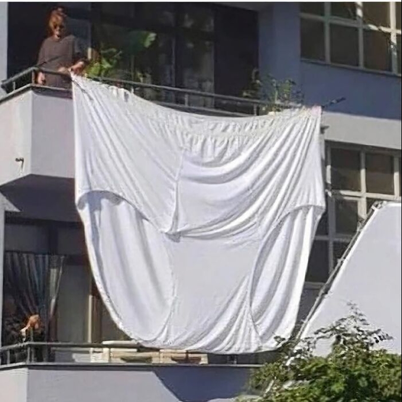 13 Cursed Images That Get Weirder The More You Scroll, As Shared On This Instagram Account 13 Cursed Images That Get Weirder The More You Scroll, As Shared On This Instagram Account