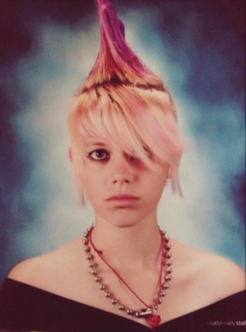 13 Hilarious Pics From People’s ‘Blunder Years’ That’ll Forever Live Online As A Cringy Reminder