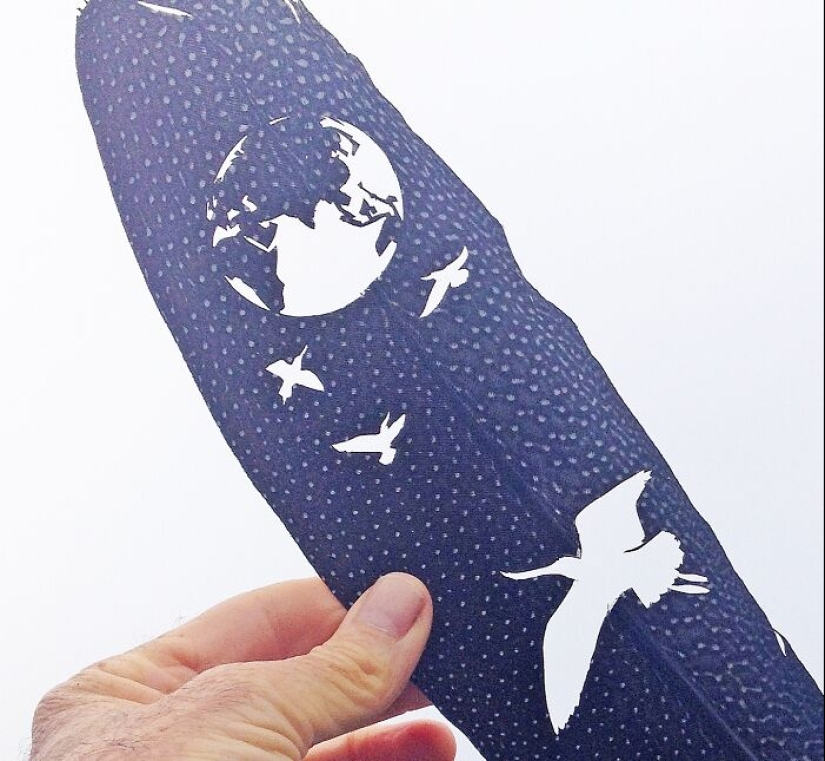 15 Delicate Artworks Made From Hard-Carving Feathers By This Artist 15 Delicate Artworks Made From Hard-Carving Feathers By This Artist