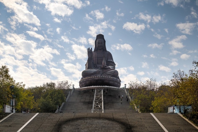 15 estatuas más altas y más grandes 15 estatuas más altas y más grandes