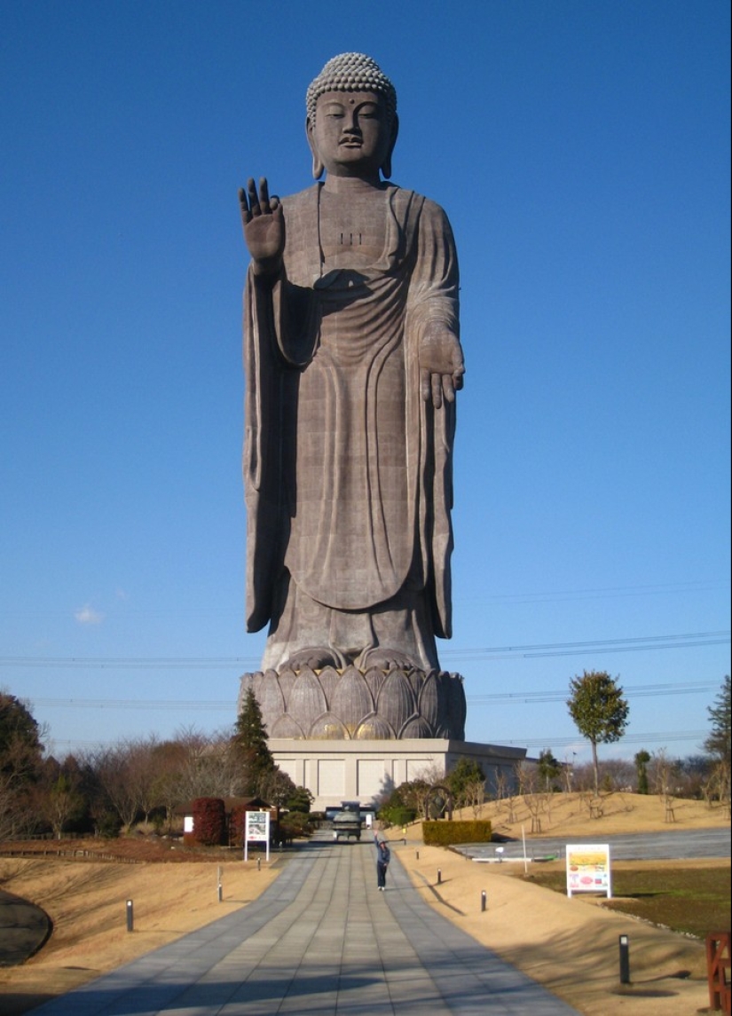 15 estatuas más altas y más grandes 15 estatuas más altas y más grandes