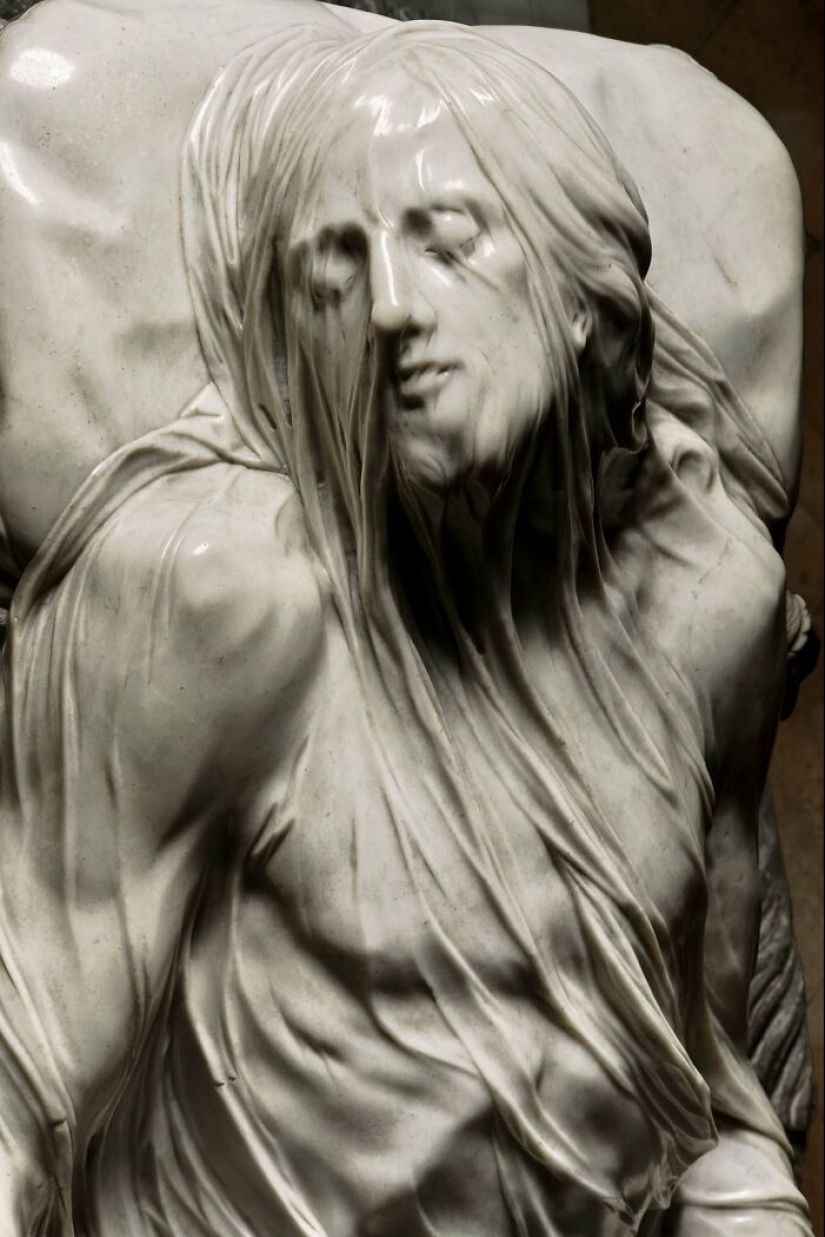15 Surreal Details On Sculptures That Left People In Awe 15 Surreal Details On Sculptures That Left People In Awe