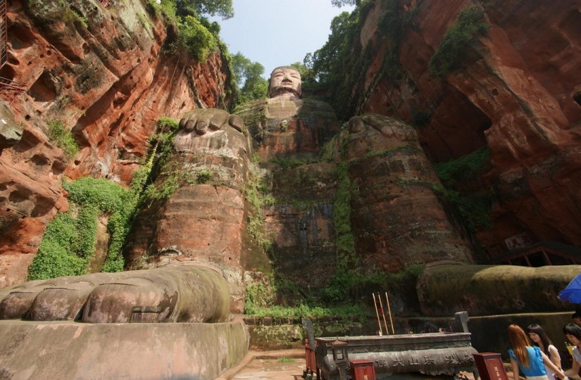 15 tallest and grandest statues 15 tallest and grandest statues