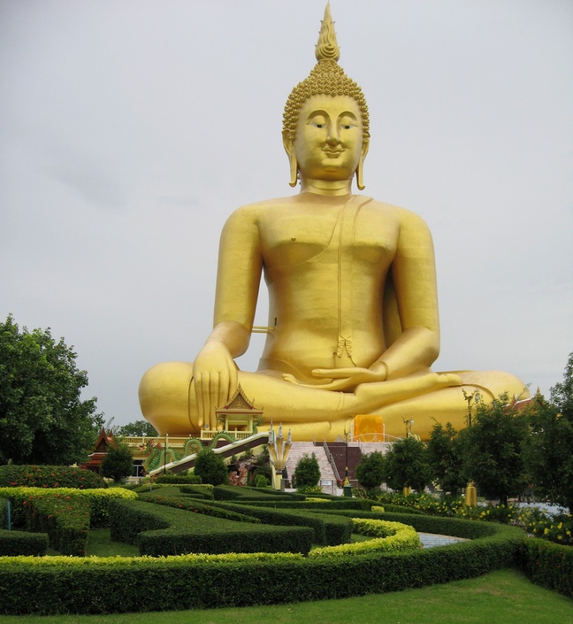 15 tallest and grandest statues 15 tallest and grandest statues