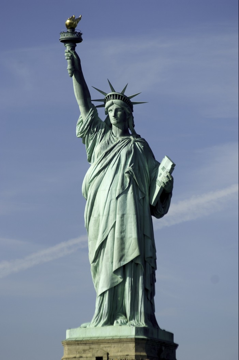 15 tallest and grandest statues 15 tallest and grandest statues