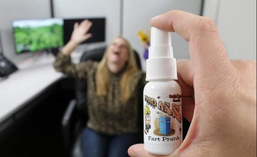 16 Customer Reviews So Funny, You'll Forget What You Were Shopping For