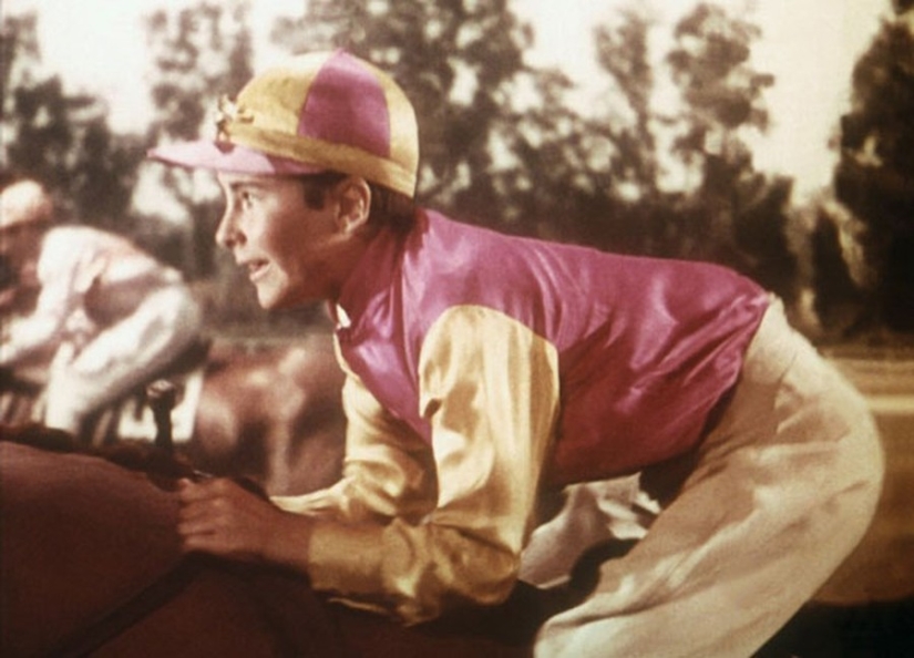 18 Best Roles Where Actors Had to Change Gender