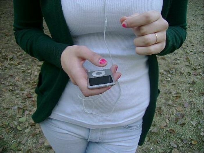 18 Nostalgic Pics Shared By The “Old Internet” X Account