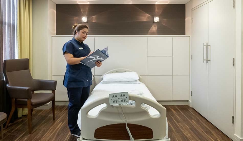 19-year-old girl posing as doctor arrested in London 19-year-old girl posing as doctor arrested in London