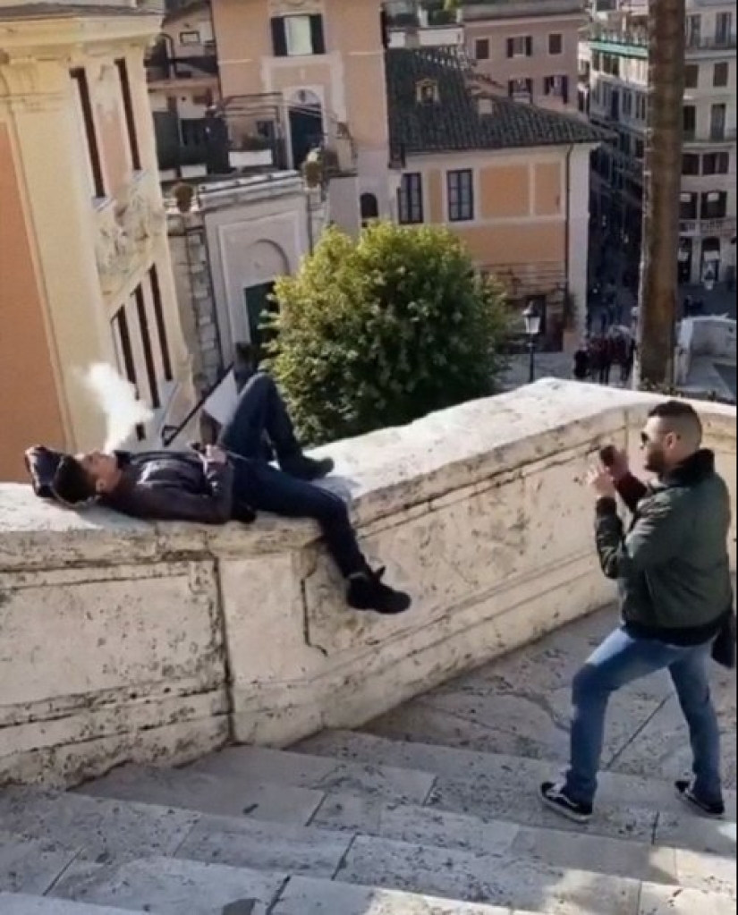 20 photos of people who wanted to be bloggers, but something went wrong